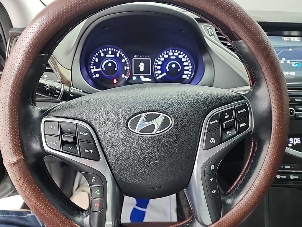 HYUNDAI Grandeur - Vista 11