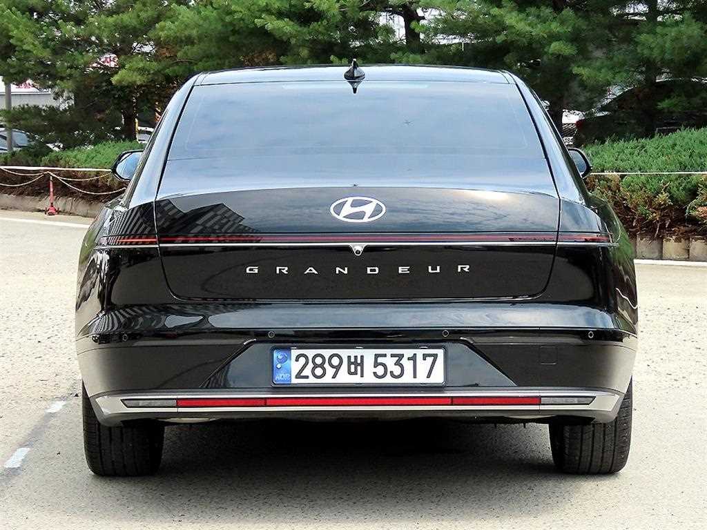 HYUNDAI Grandeur - Vista 7