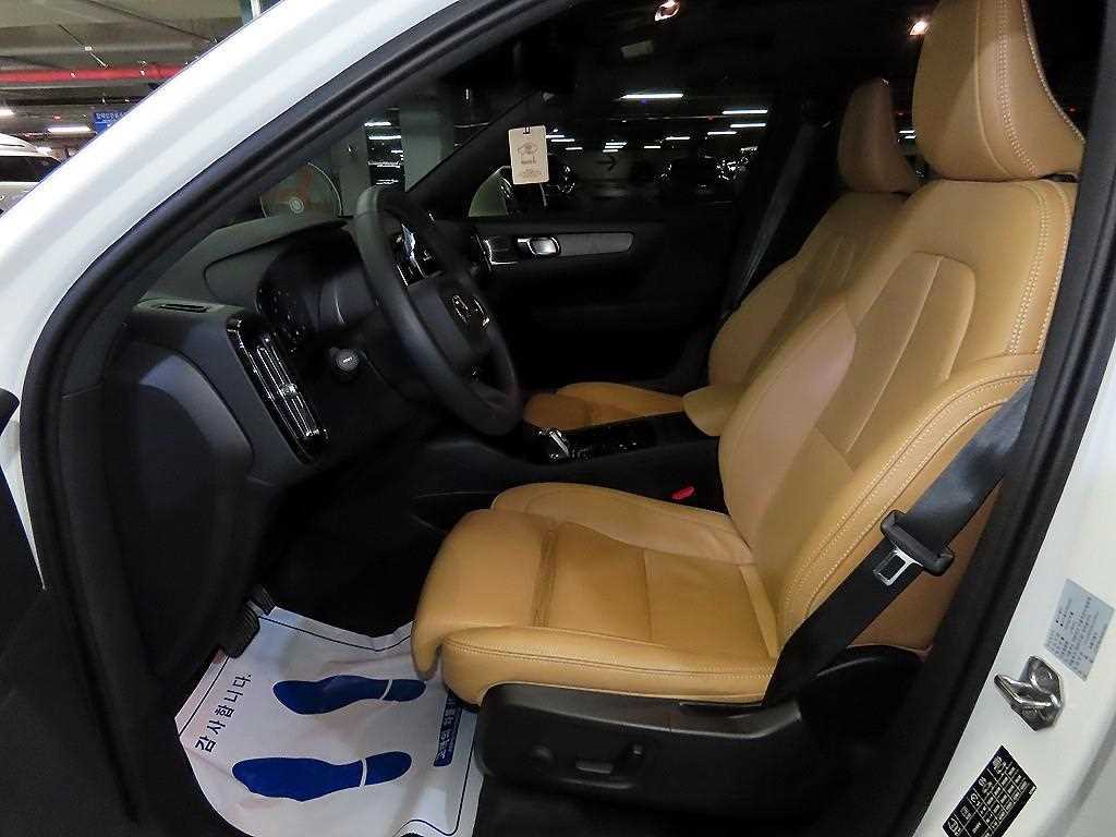 Volvo XC40 - Vista 8