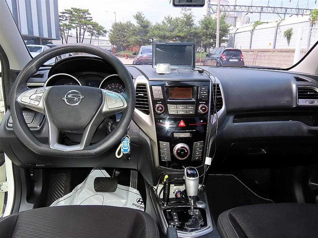 Ssangyong Tivoli - Vista 9