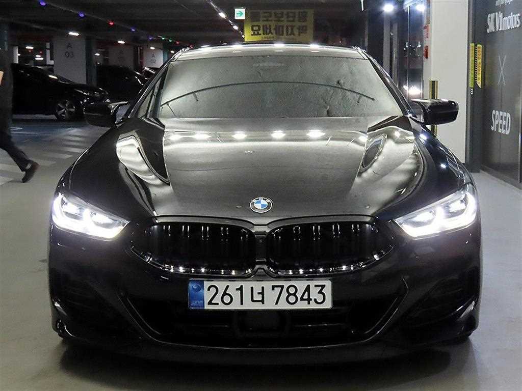 BMW 8 Series - Vista 2