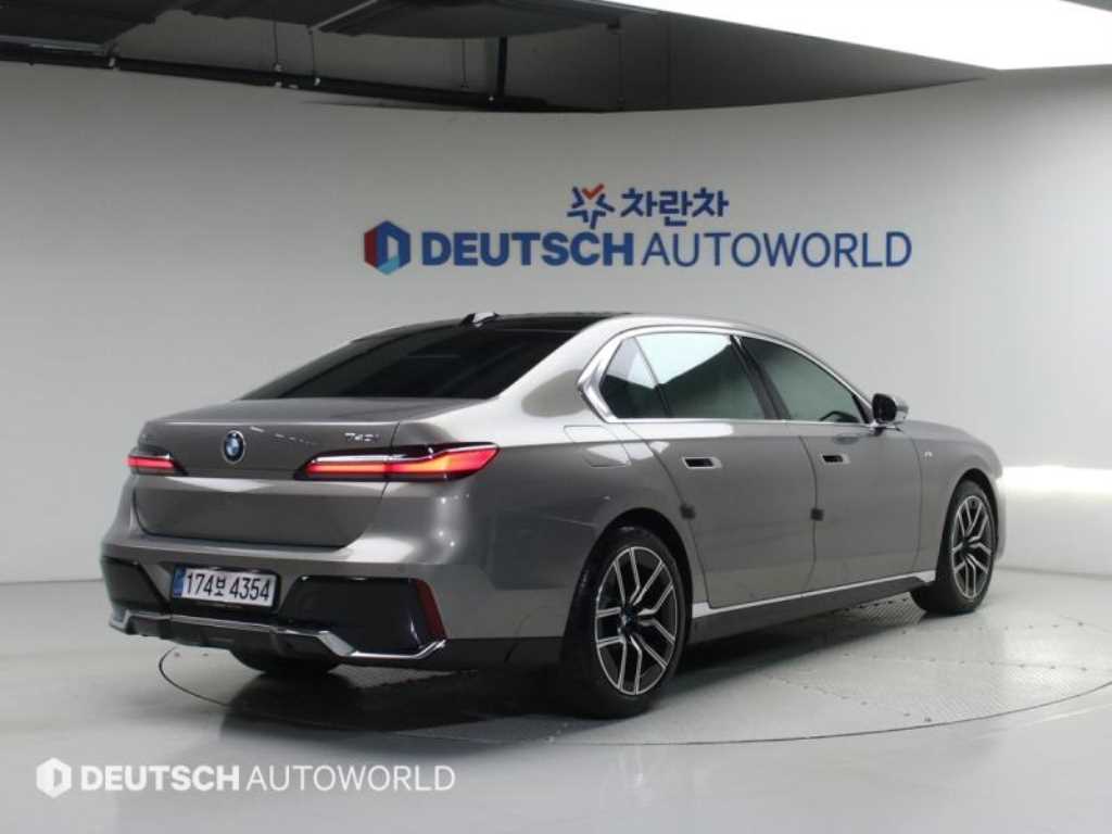 BMW 7 Series - Vista 2