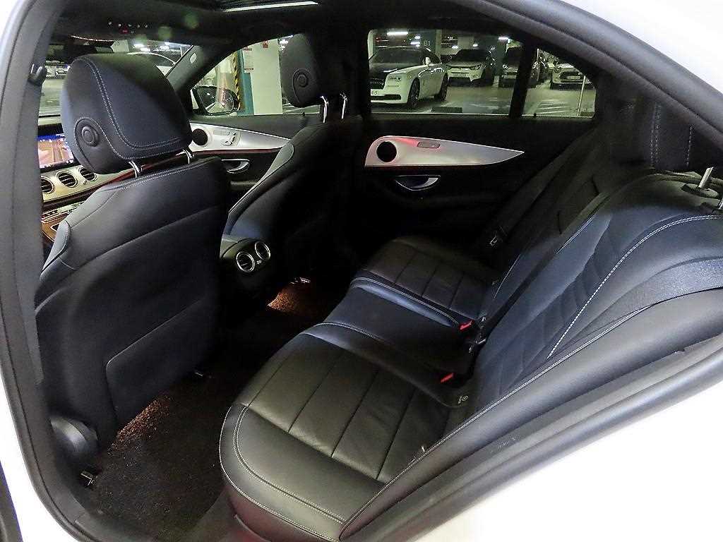 Mercedes Benz E class - Vista 9
