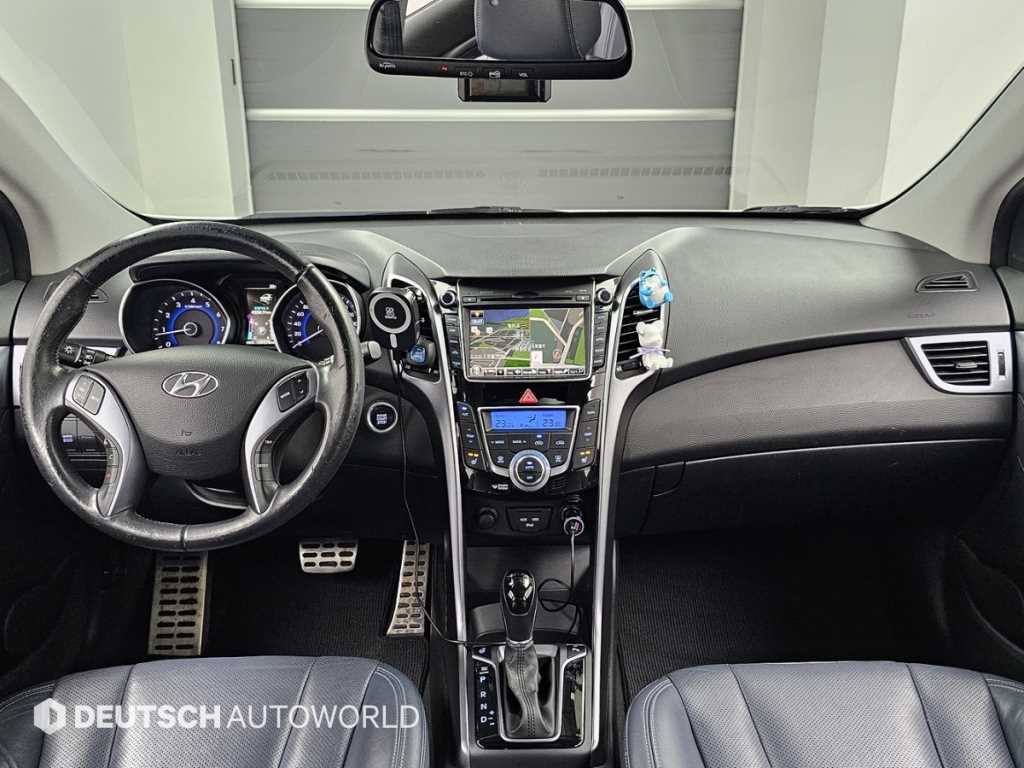 HYUNDAI i30 - Vista 9