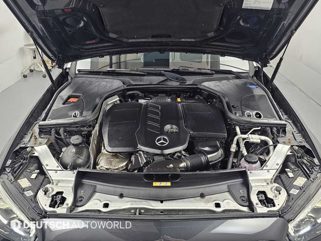 Mercedes Benz E class - Vista 8