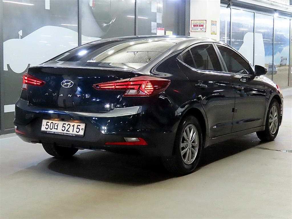HYUNDAI Avante - Vista 6