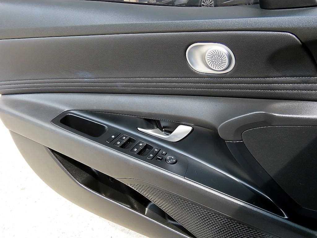 HYUNDAI Avante 2024 Blanco - Importación desde Corea - HF Imports Iquique - Foto 13