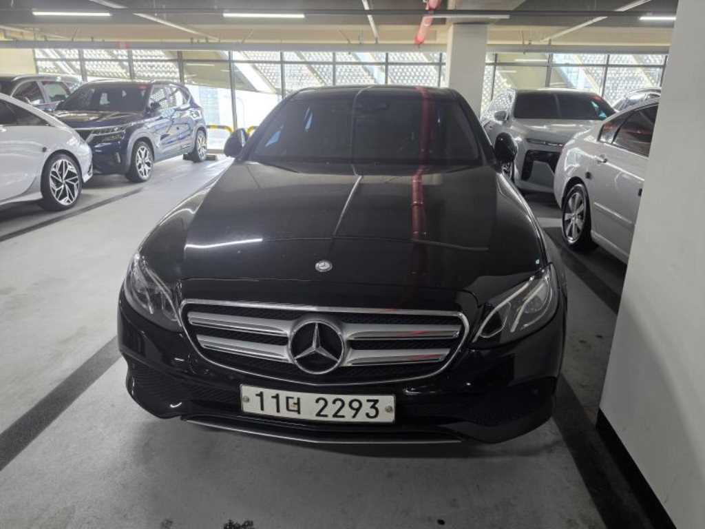 Mercedes Benz E class 2017 Negro - Importación desde Corea - HF Imports Iquique - Foto 1