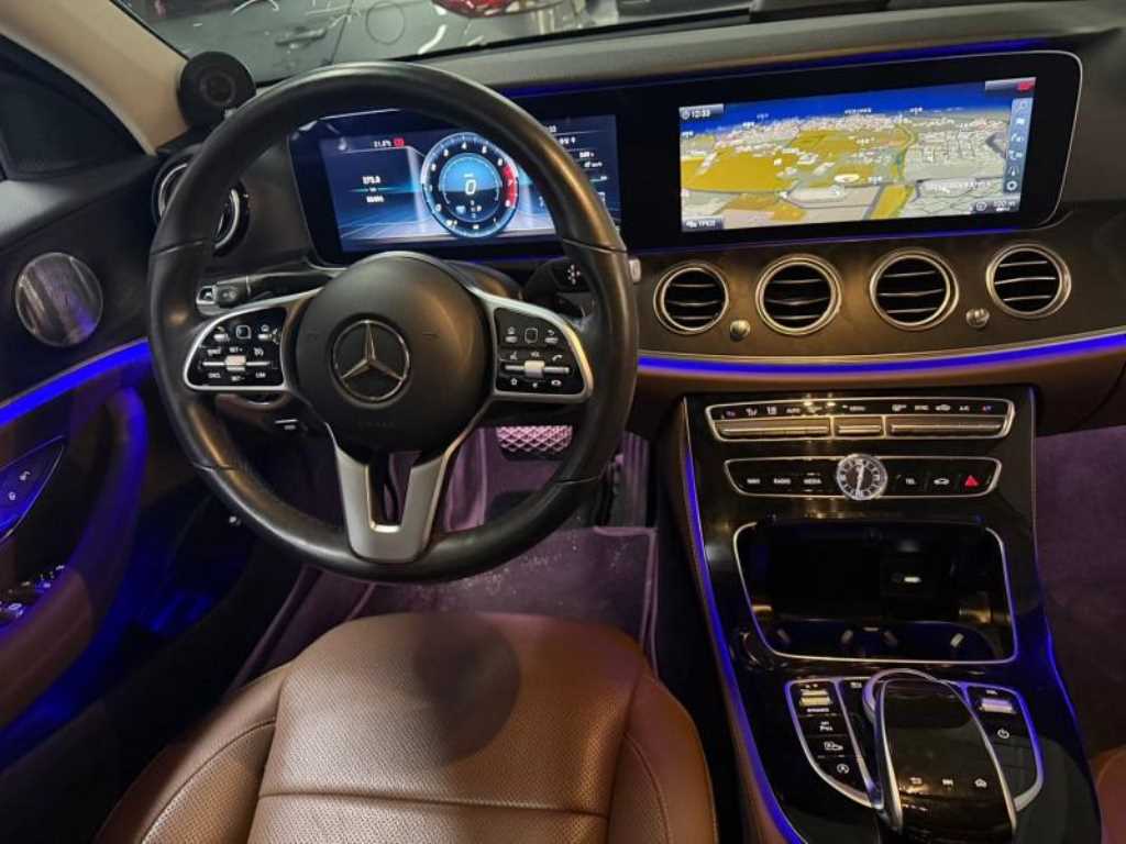 Mercedes Benz E class - Vista 7