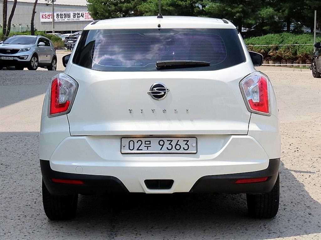 Ssangyong Tivoli - Vista 6
