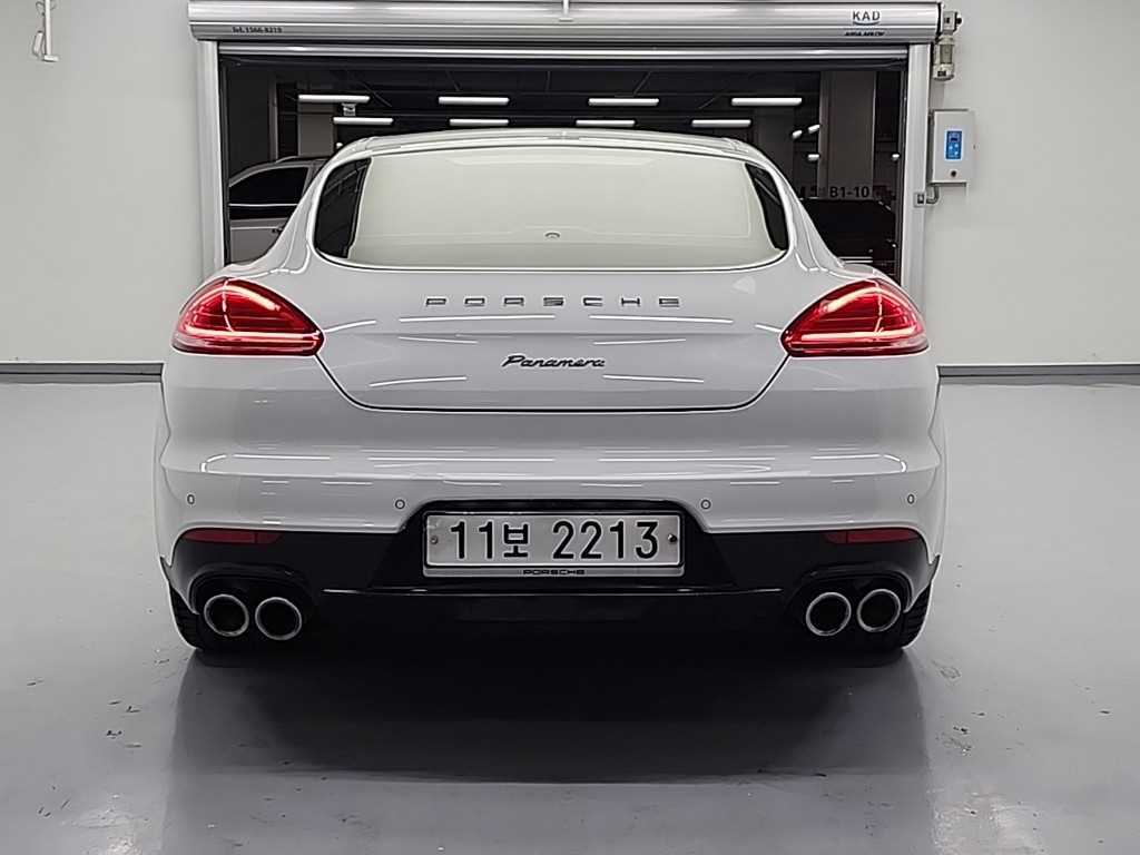 Porsche Panamera - Vista 3