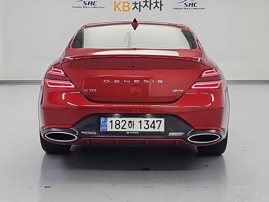 Genesis G70 - Vista 3