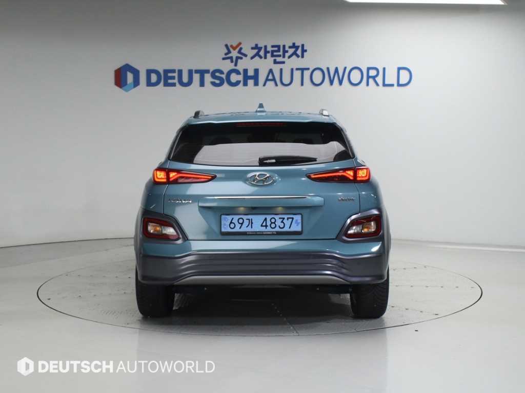 HYUNDAI Kona - Vista 6