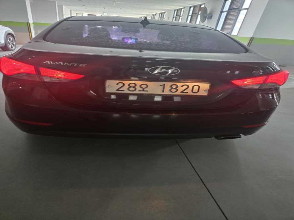HYUNDAI Avante - Vista 2