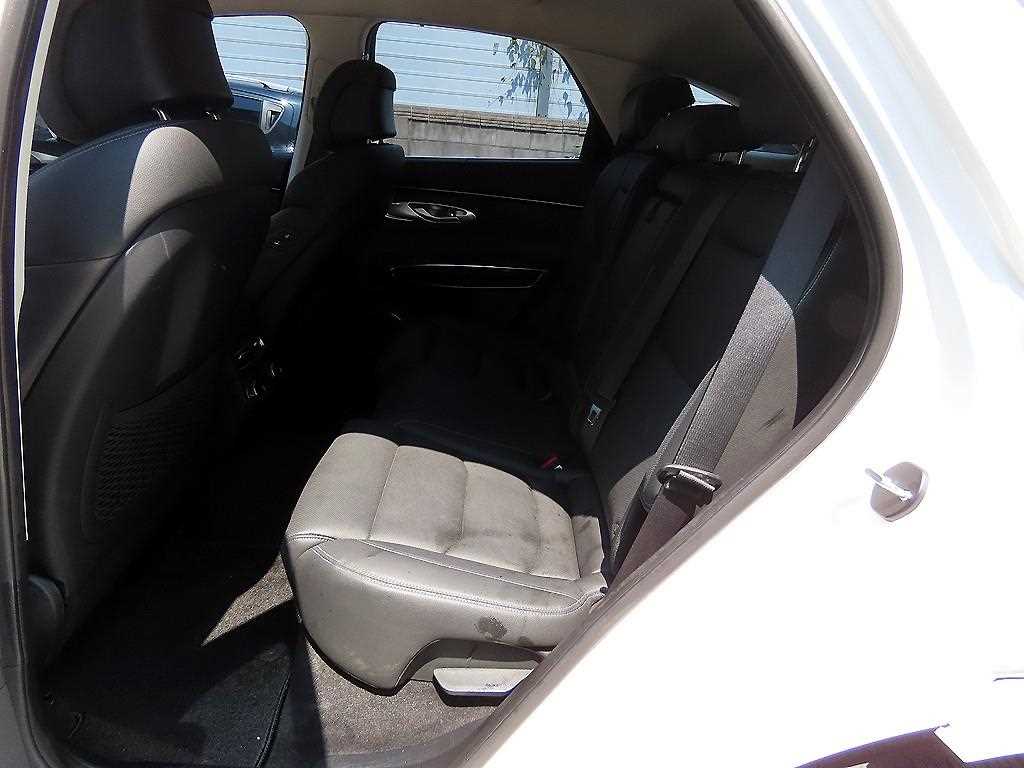 Genesis GV70 - Vista 8
