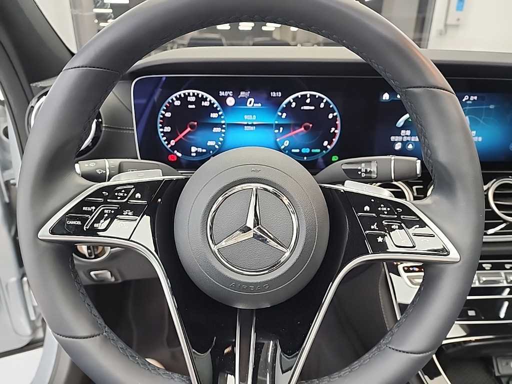 Mercedes Benz E class - Vista 12