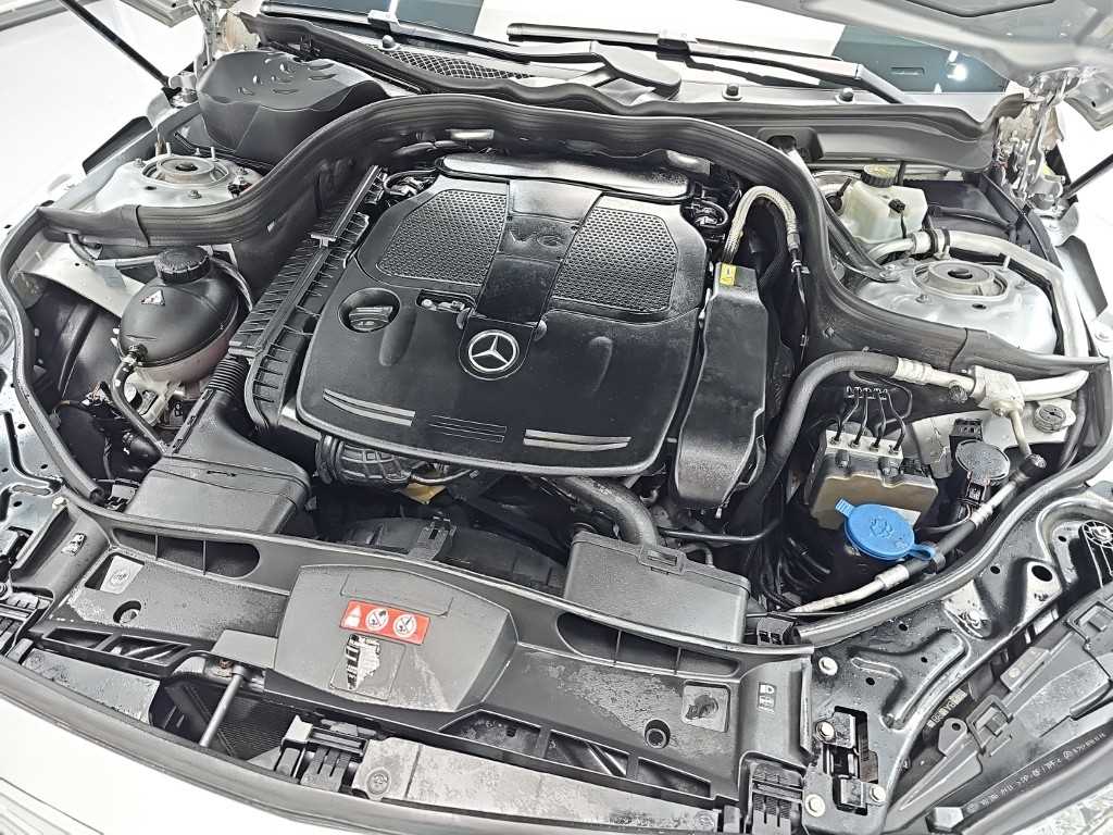 Mercedes Benz E class - Vista 7