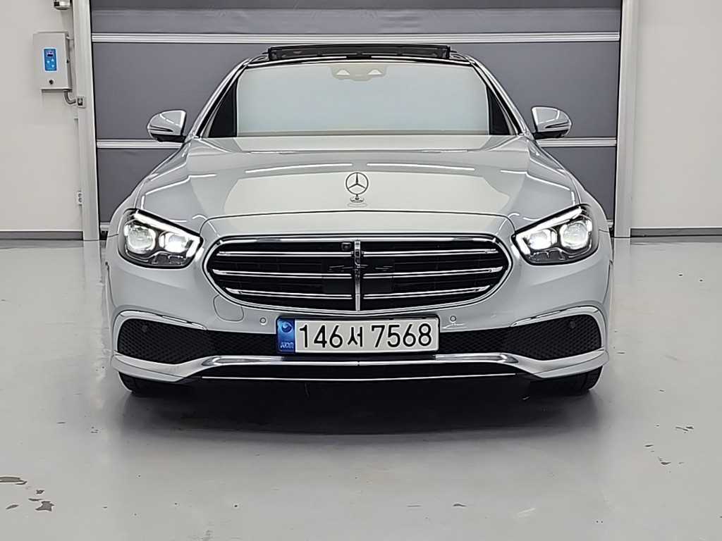 Mercedes Benz E class - Vista 3