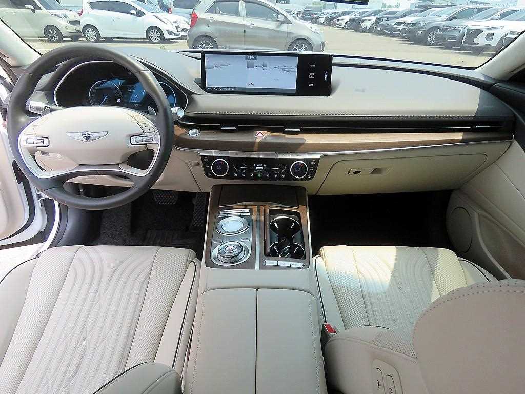 Genesis G80 - Vista 10
