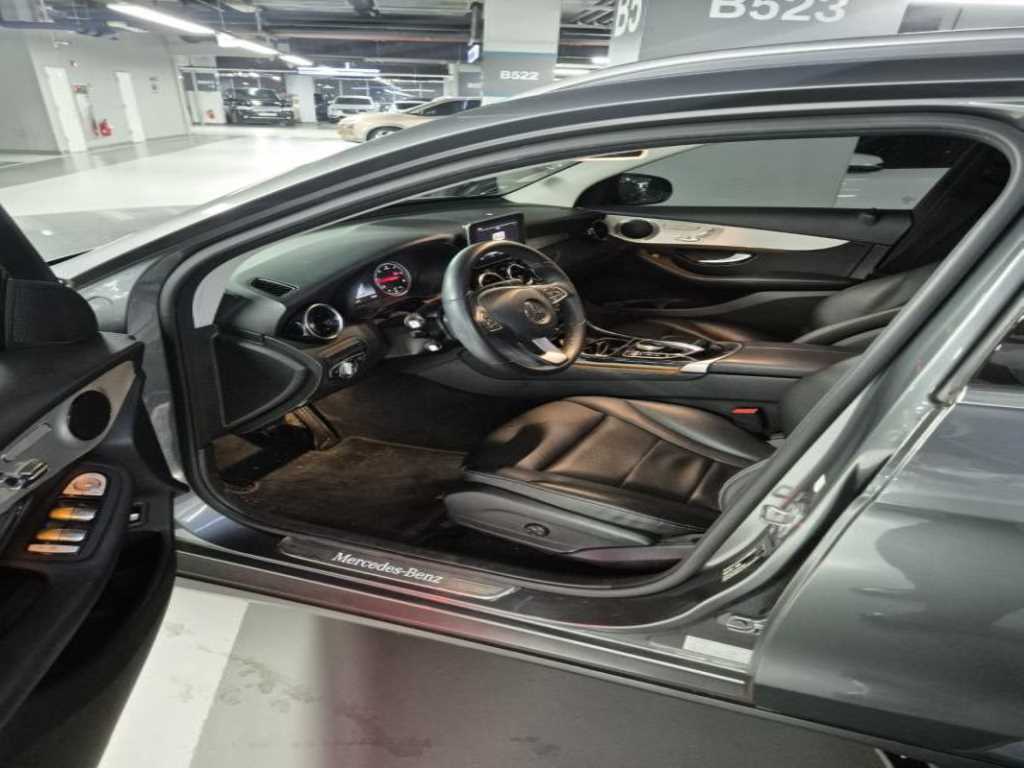 Mercedes Benz GLC Class - Vista 7