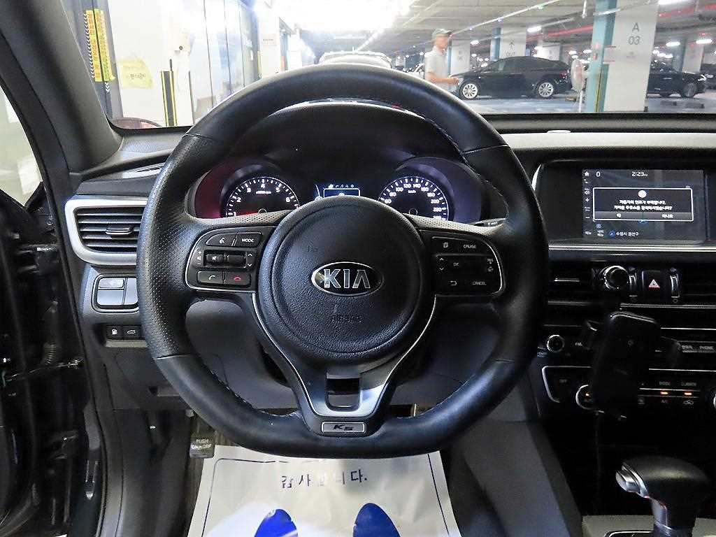 KIA K5 - Vista 10