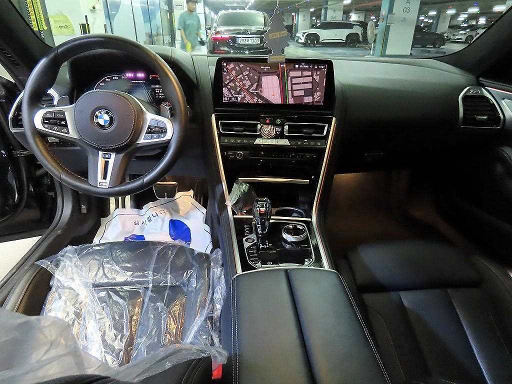 BMW 8 Series - Vista 12