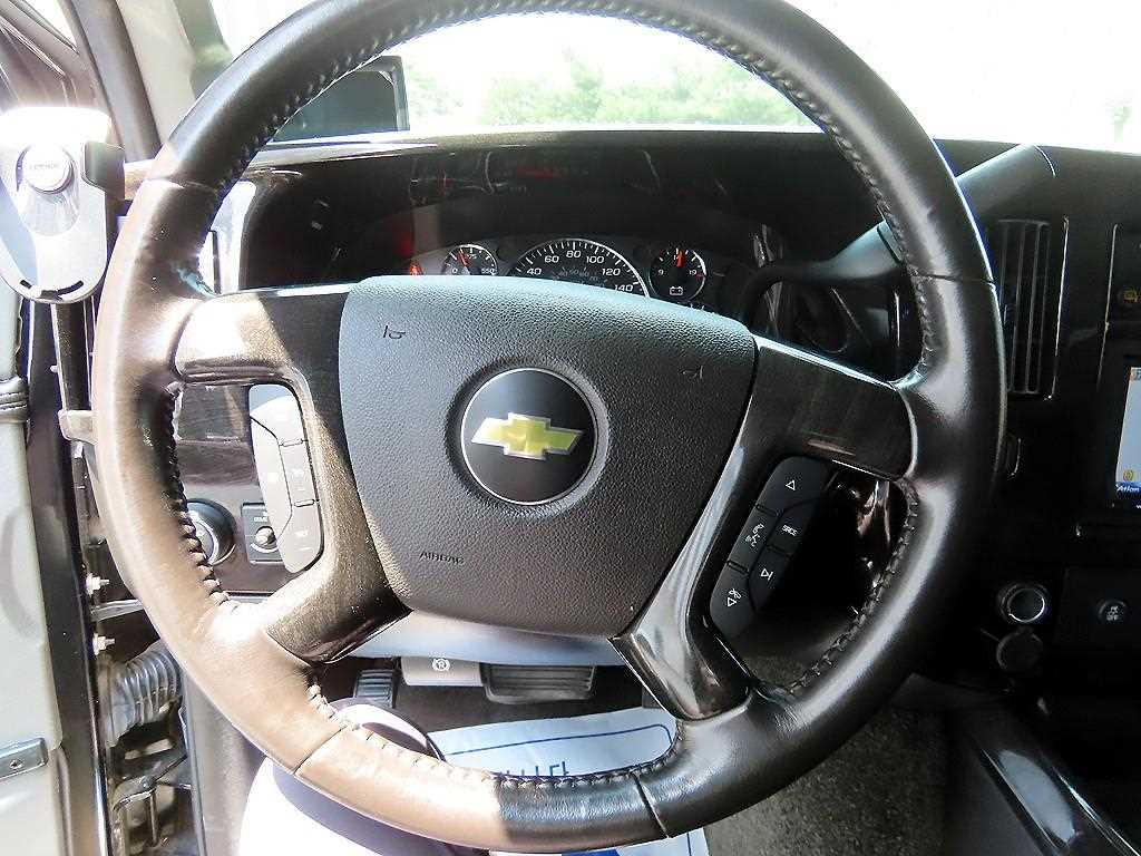 Chevrolet Express van 2017 Negro - Importación desde Corea - HF Imports Iquique - Foto 13