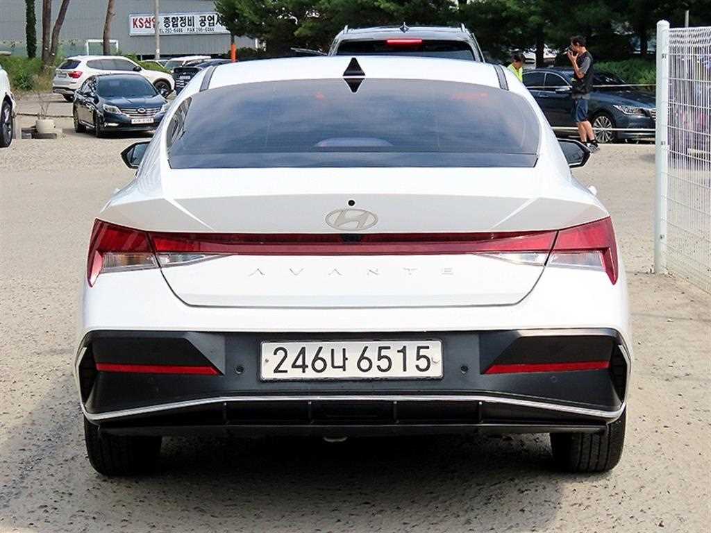 HYUNDAI Avante - Vista 6