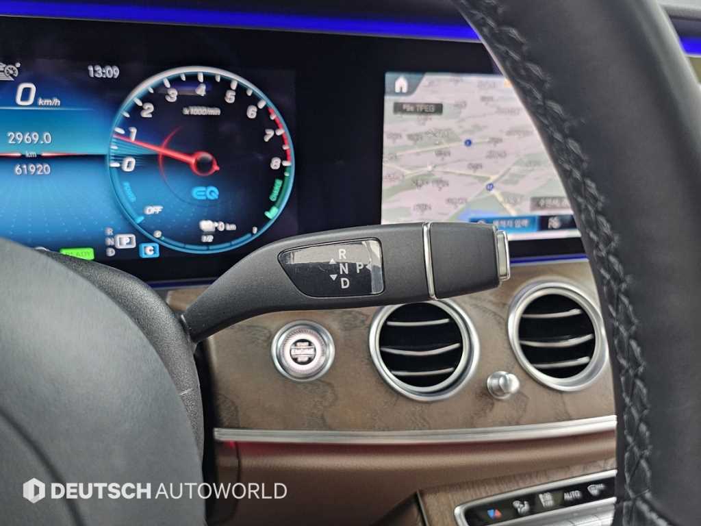 Mercedes Benz E class - Vista 11