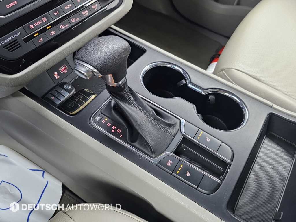 KIA Carnival - Vista 11