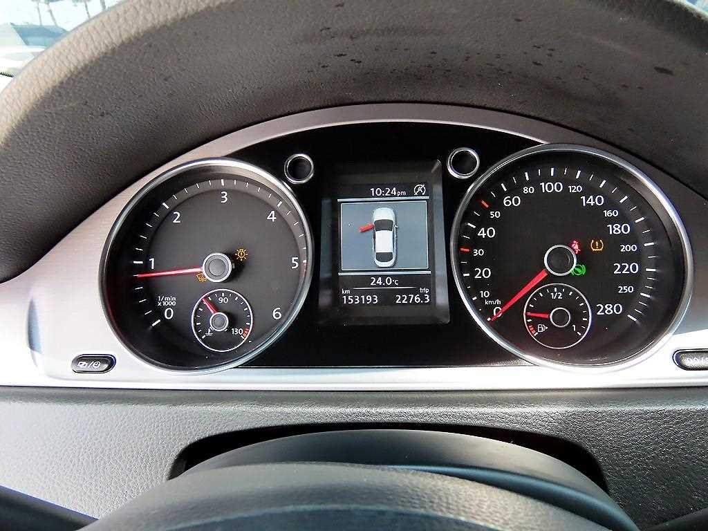 Volkswagen CC - Vista 11