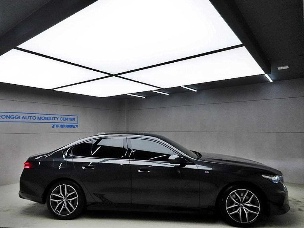 BMW 5 Series - Vista 2