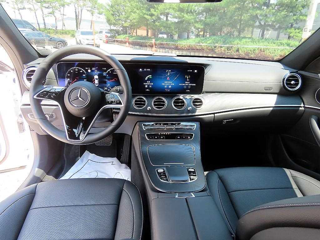 Mercedes Benz E class - Vista 9