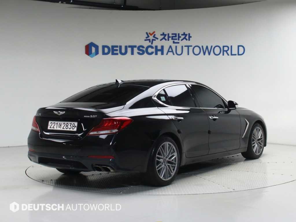 Genesis G70 - Vista 2