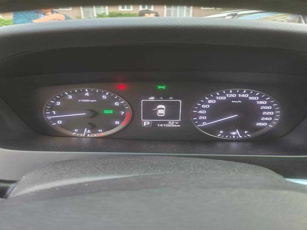 HYUNDAI Sonata - Vista 3