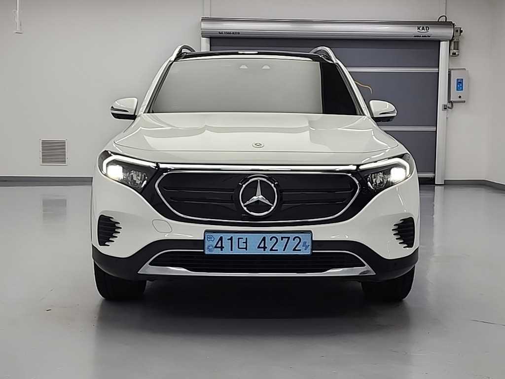 Mercedes Benz EQB - Vista 2