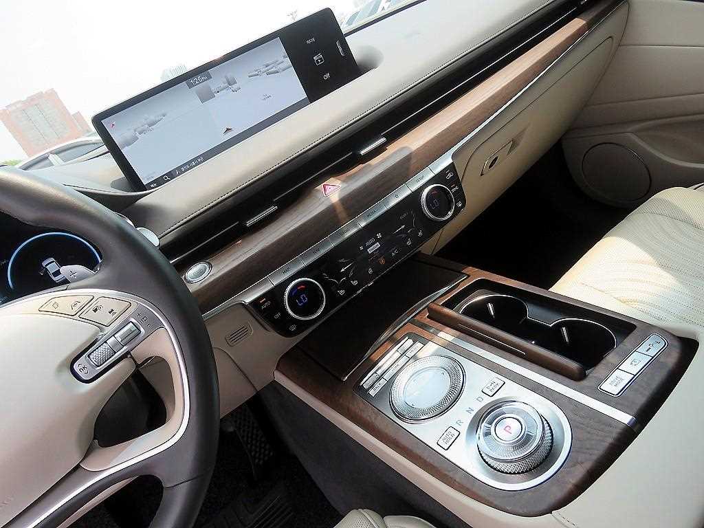 Genesis G80 - Vista 12