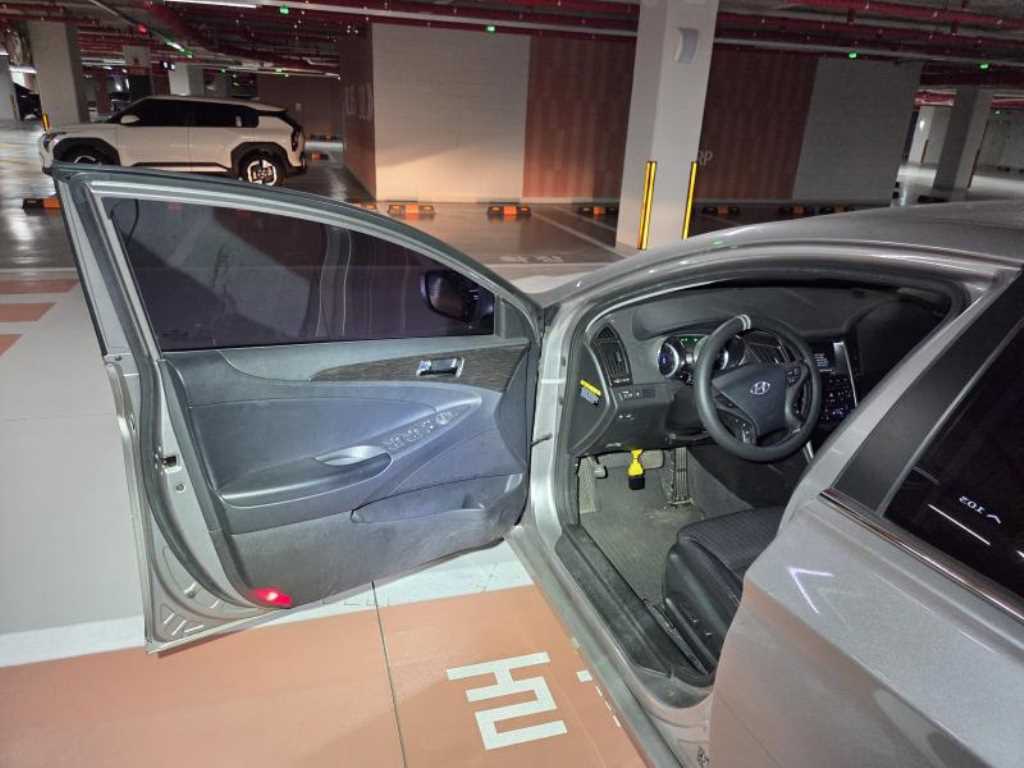HYUNDAI Sonata - Vista 6