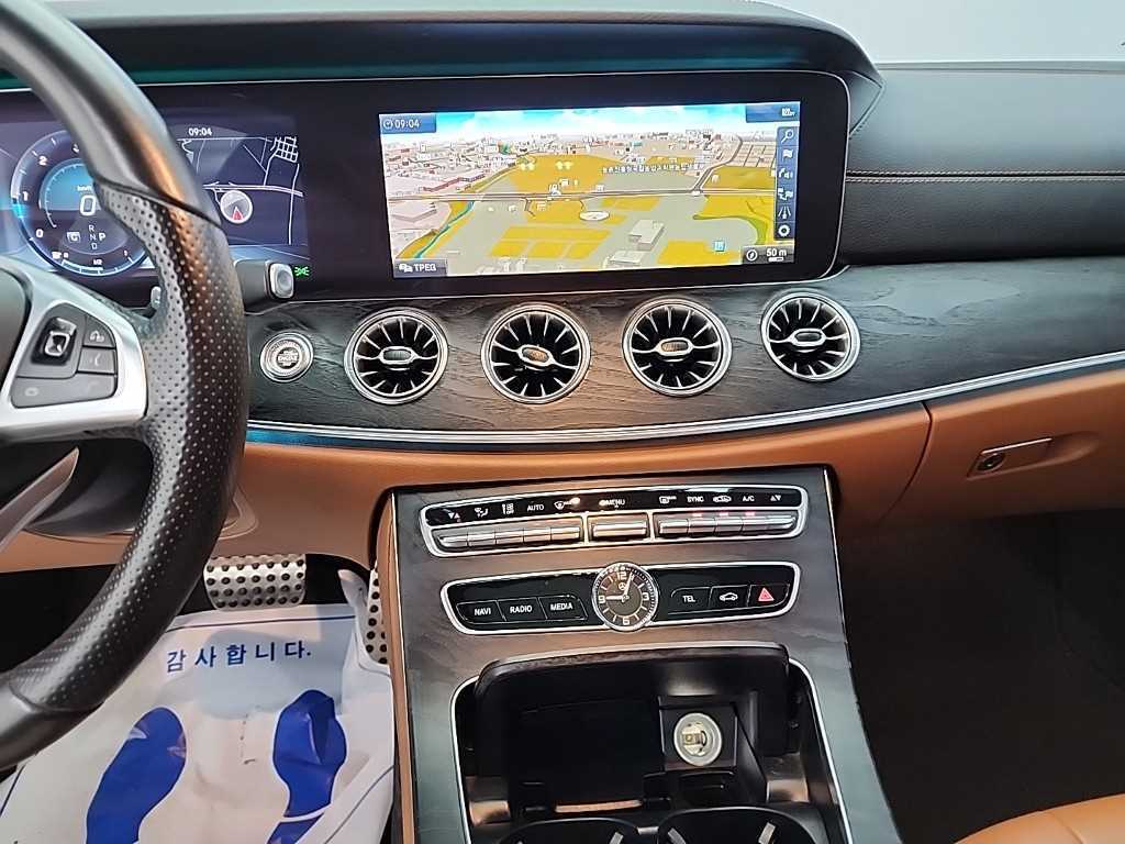 Mercedes Benz E class - Vista 12