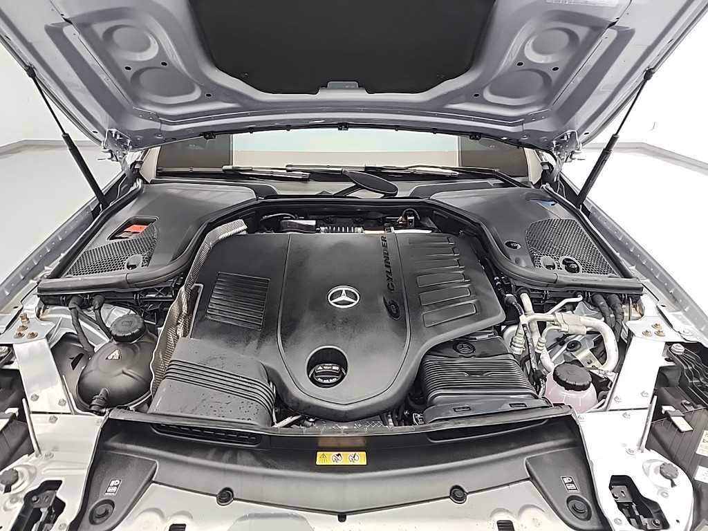 Mercedes Benz E class - Vista 8