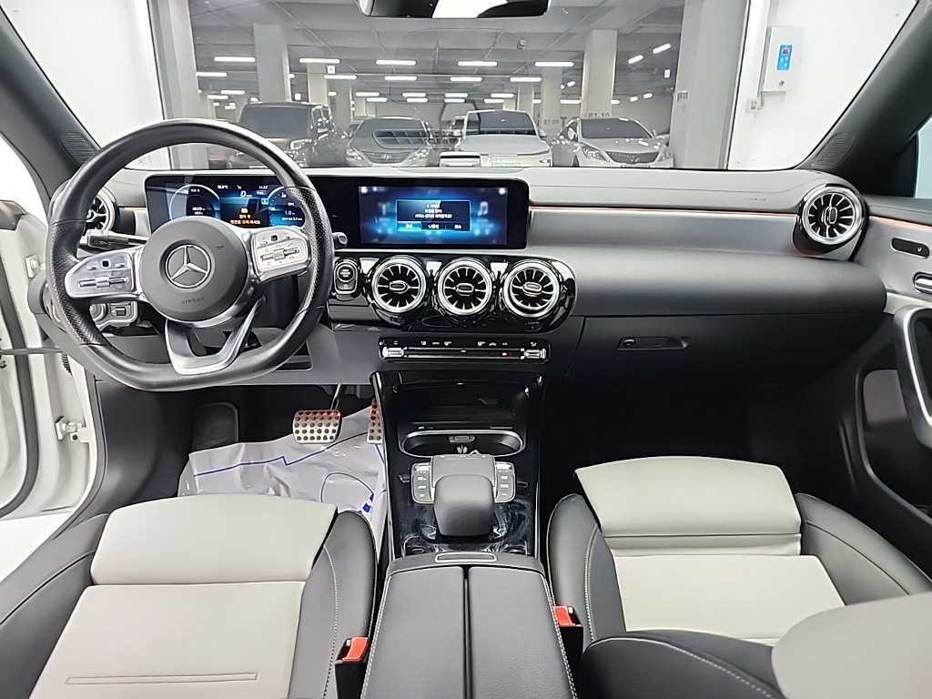 Mercedes Benz CLA Class - Vista 9