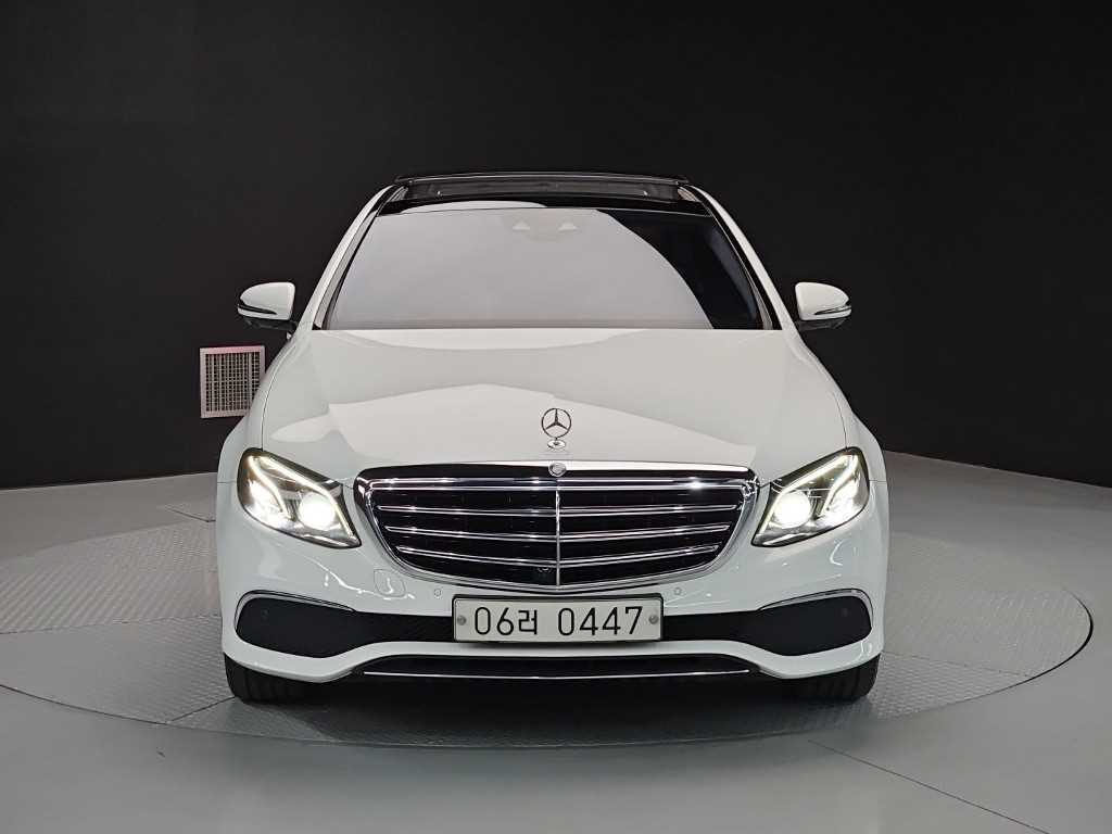 Mercedes Benz E class - Vista 2