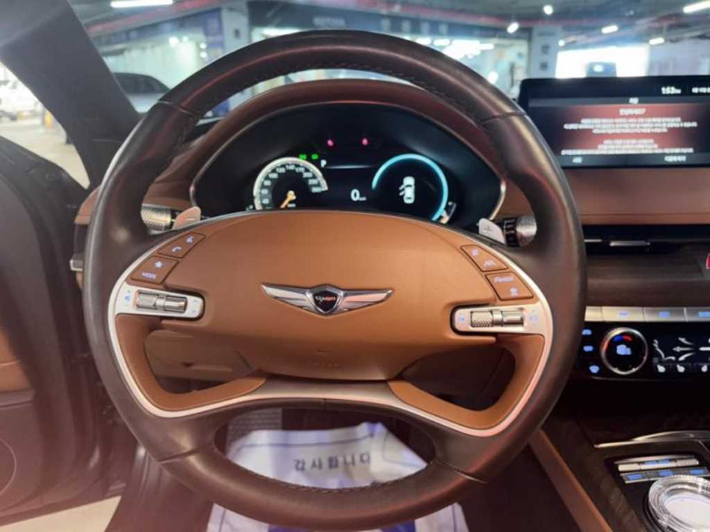 Genesis G80 - Vista 10