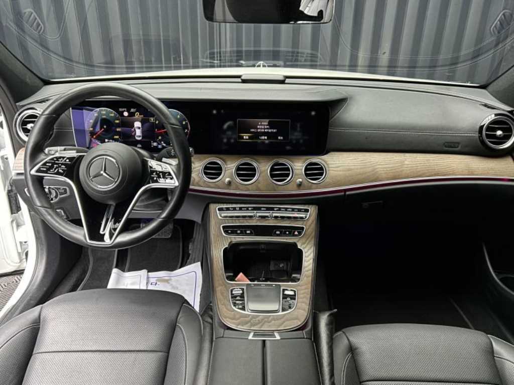 Mercedes Benz E class - Vista 9