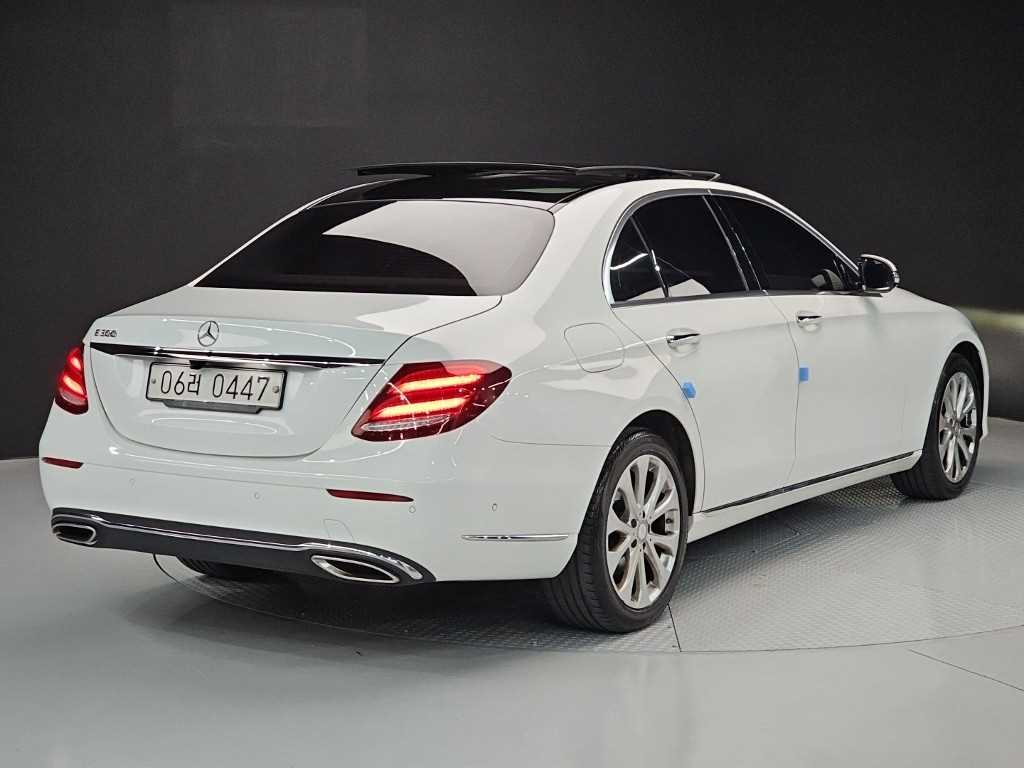 Mercedes Benz E class - Vista 6