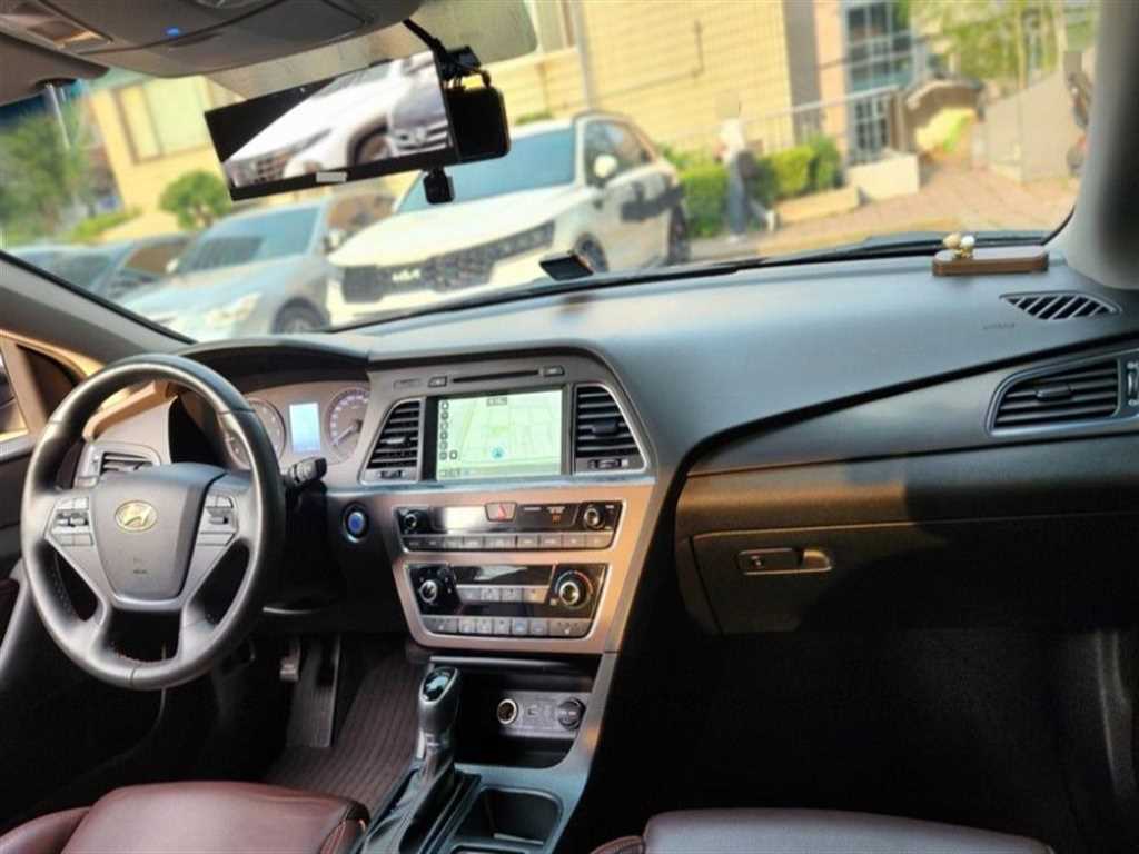 HYUNDAI Sonata - Vista 11