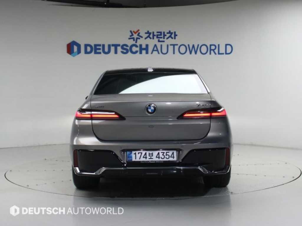 BMW 7 Series - Vista 6