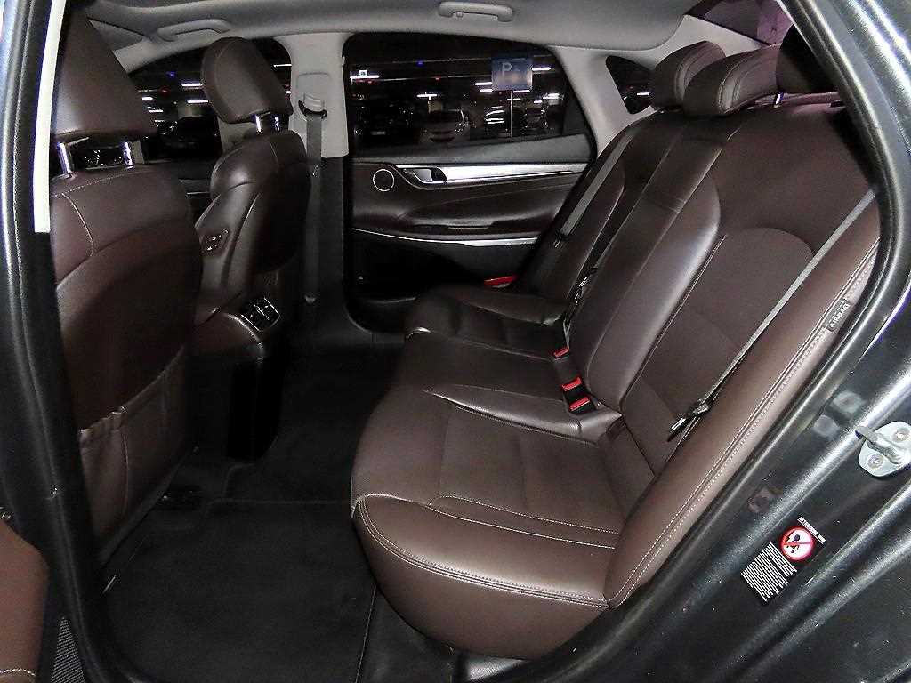 HYUNDAI Grandeur - Vista 9