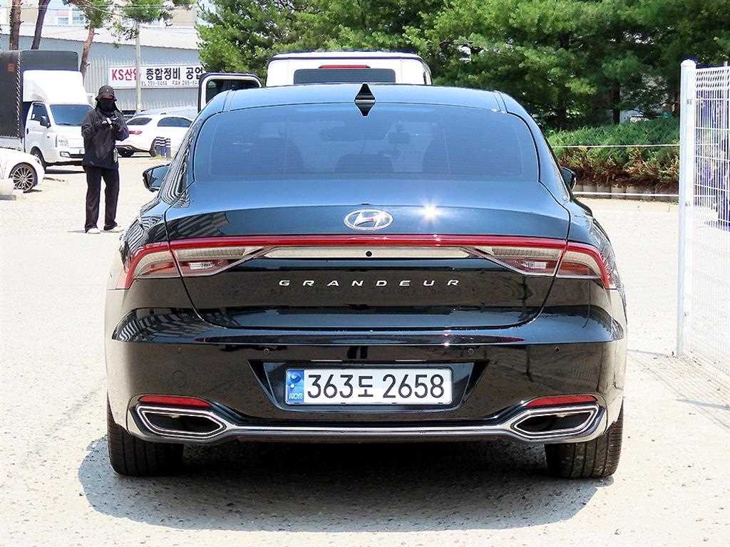 HYUNDAI Grandeur - Vista 6