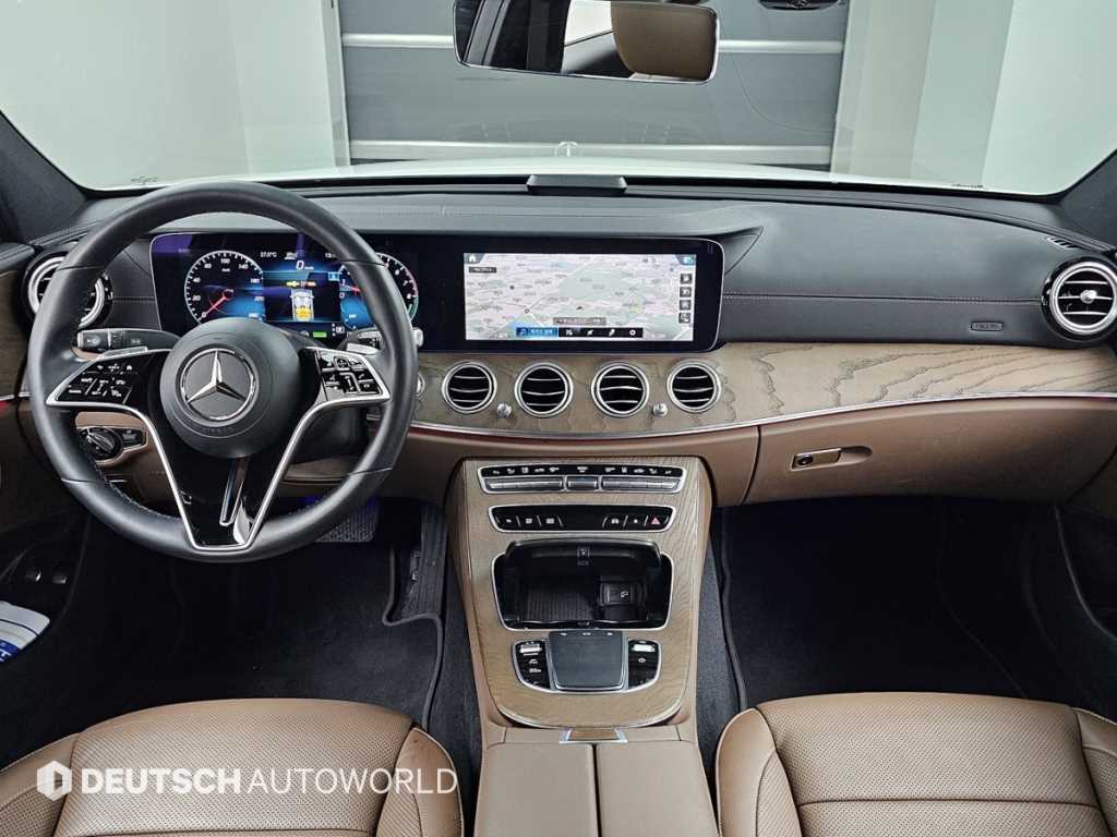 Mercedes Benz E class - Vista 9